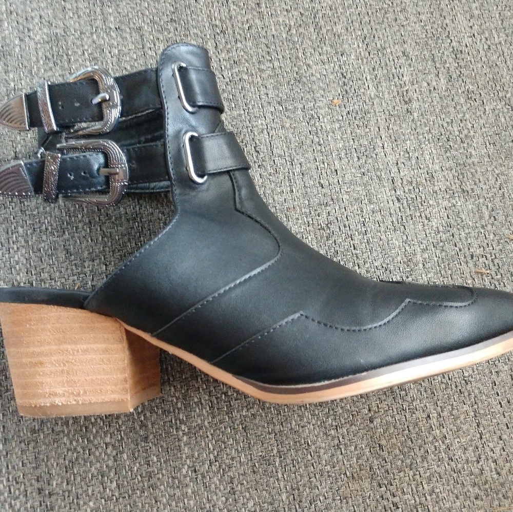 CARLOS- boots